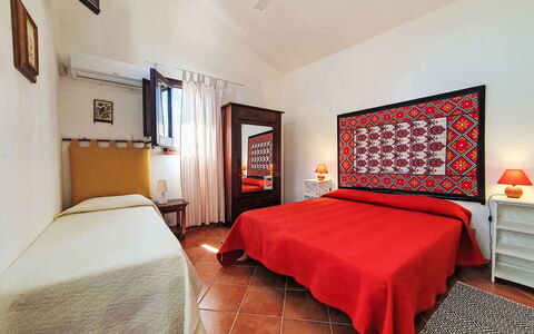 Grande Baglio Anastè: Furniture, Interior Design, Flooring, Floor, Bedroom, Bed, Room, Ceiling, Bed Sheet, Home