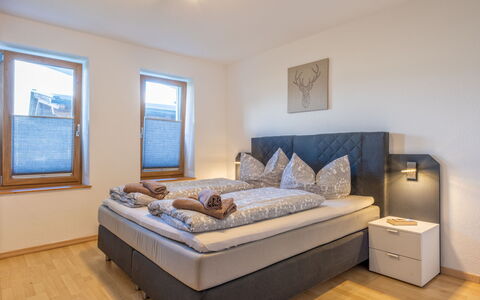 Fügen 601: Interior Design, Bed, Bedroom, Furniture, Wood, Floor, Flooring, Room, Bed Sheet, Bedding