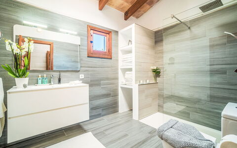 Son Mulet: Flooring, Interior Design, Floor, Plumbing Fixture, Bathroom Cabinet, Bathroom, Home, Plumbing, Tile, Tap