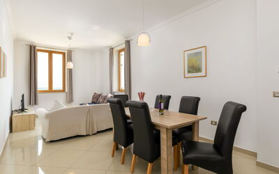 Accommodation:&nbsp;Aparthotel Rotonda Inn 140.2