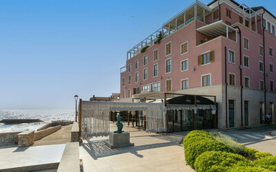 Novigrad (Istra) 140: Urban Design, Apartment, Outdoor Furniture, Hotel, Balcony, Villa, Resort