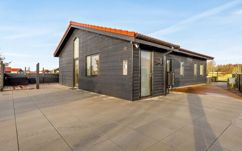 Thorin - 1.2Km from the Sea: Cottage, Backyard, Yard, Garden Buildings, Shed, Siding, Outdoor Furniture, Log Cabin, Outdoor Structure, Shack
