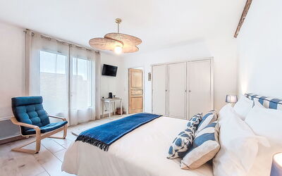 Accommodation:&nbsp;Ile D'Aix 600.2