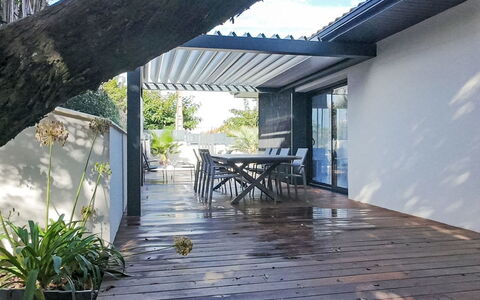 Maison Dune: Shade, Outdoor Furniture, Composite Material, Deck, Patio, Outdoor Structure, Balcony, Chair, Outdoor Table, Eco Hotel