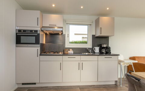 Hart Van Zeeland: Sink, Plumbing Fixture, Countertop, Plumbing, Cabinetry, Kitchen, Kitchen Sink, Tap, Houseplant, Aluminium