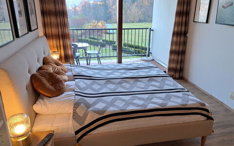 Studio Landskron Seezugang: Furniture, Bed, Bedroom, Interior Design, Wood, Flooring, Bed Sheet, Bedding, Textile, Floor