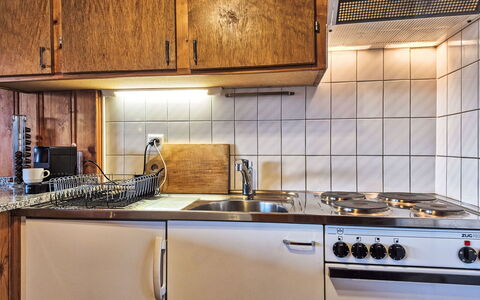 La Tanière: Kitchen, Kitchen Appliance, Major Appliance, Countertop, Kitchen Stove, Gas Stove, Kitchen Sink, Stove, Home Appliance, Sink