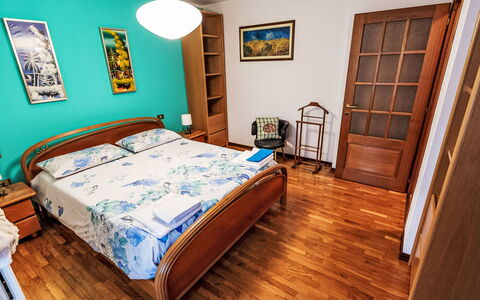 House Bigio: Furniture, Bed, Bedroom, Bedding, Bed Sheet, Interior Design, Floor, Wood, Room, Flooring