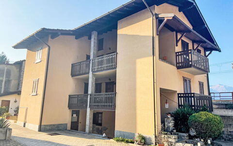 House Bigio: Residential Area, Facade, House, Home, Human Settlement, Door, Balcony, Suburb, Shade, Porch