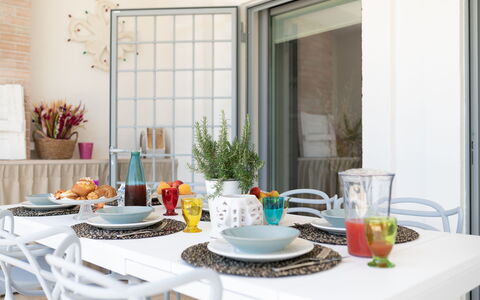Lacorte di Ninetta: Furniture, Tableware, Interior Design, Table, Dining Room, Chair, Kitchen & Dining Room Table, Serveware, Textile, Flowerpot