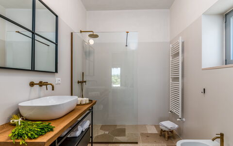 Lacorte di Ninetta: Flooring, Interior Design, Floor, Plumbing Fixture, Bathroom, Lighting, Home, Ceiling, Tap, Light Fixture