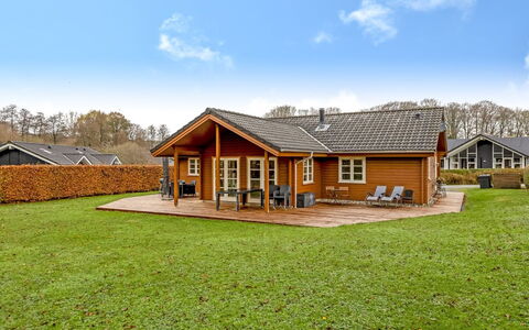 Marisol - 200M from the Sea: Cottage, Backyard, Yard, Garden Buildings, Shed, Siding, Outdoor Furniture, Log Cabin, Outdoor Structure, Shack