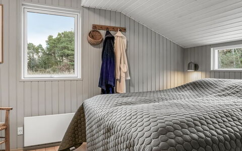 Erja - 600M from the Sea: Wood, Interior Design, Bedroom, Ceiling, Flooring, Floor, Linens, Bedding, Bed Sheet, Bed