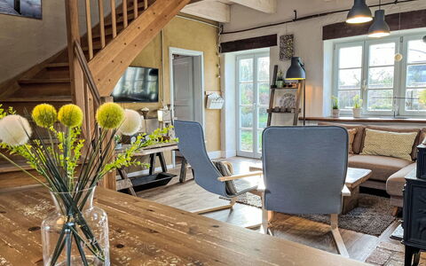 Ferienscheune: Furniture, Interior Design, Flooring, Wood, Chair, Home, Floor, Wood Flooring, Living Room, Couch