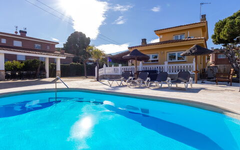 Villa Malaga: Swimming Pool, Resort, Leisure, Shade, Vacation, Eco Hotel, Outdoor Furniture, Hacienda, Tropics