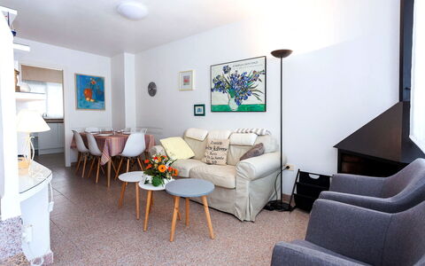 El Palmar Playa Romana: Furniture, Couch, Table, Property, Comfort, Picture Frame, Houseplant, Plant, Interior Design