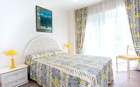 El Palmar Playa Romana: Furniture, Property, Blue, Azure, Building, Decoration, Textile, Window, Lighting, Interior Design