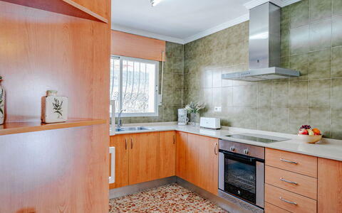Casa Pia: Cabinetry, Countertop, Property, Sink, Furniture, Building, Tap, Kitchen Sink, Kitchen, Wood