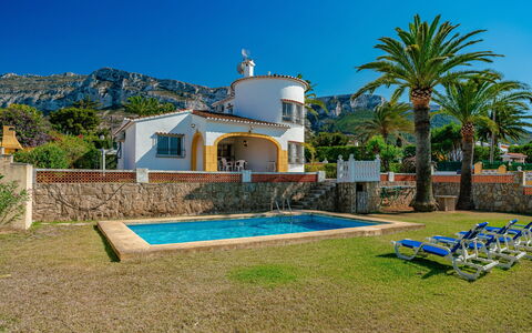 Casa Pia: Sky, Plant, Building, Property, Azure, Water, Blue, Tree, Swimming Pool, Architecture