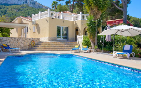 La Marquesa: Water, Plant, Property, Building, Swimming Pool, Blue, Azure, Tree, Sky, Body Of Water