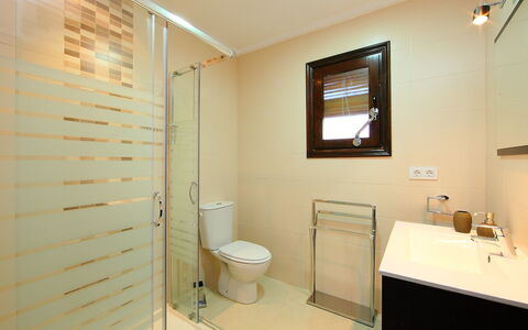 Les Canyes: Bathroom, Room, Property, Interior Design, Wall, Building, Real Estate, Architecture, Plumbing Fixture, Ceiling