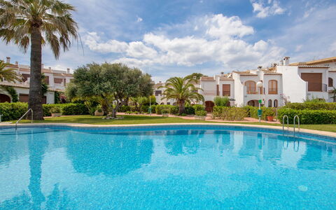 Jávea 140: Water, Sky, Cloud, Plant, Daytime, Building, Tree, Azure, Swimming Pool, House