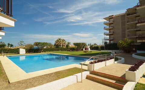 Cofisa: Property, Swimming Pool, Real Estate, Building, House, Residential Area, Estate, Home, Architecture, Vacation