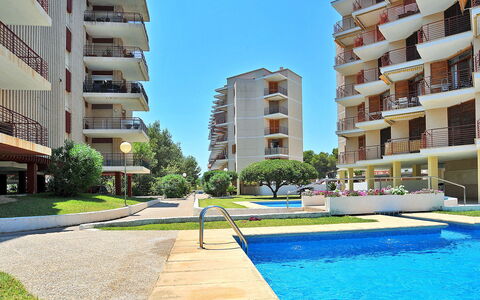 Cofisa: Building, Plant, Water, Sky, Daytime, Property, Window, Azure, Tree, Swimming Pool