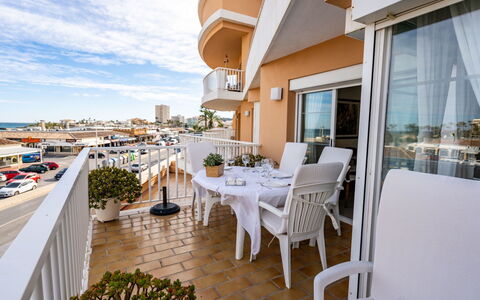 Sorolla: Property, Building, Real Estate, House, Room, Apartment, Balcony, Furniture, Interior Design, Home