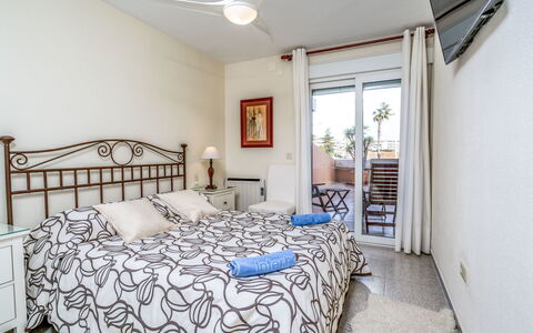 Sorolla: Bedroom, Bed, Room, Property, Furniture, Bed Sheet, Bedding, Bed Frame, Ceiling, Interior Design
