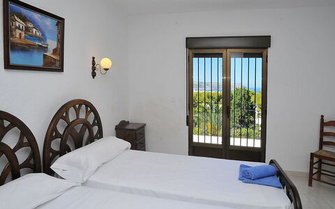 Tosalans: Bedroom, Room, Bed, Furniture, Property, Bed Frame, Bed Sheet, Building, Interior Design, Real Estate