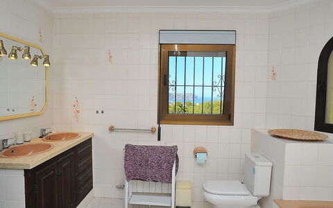 Tosalans: Room, Bathroom, Property, Building, Interior Design, Floor, Furniture, Plumbing Fixture, House, Tile