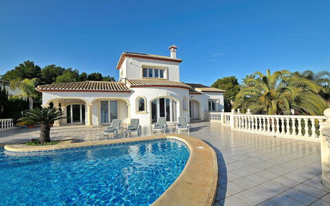 Arborcer: Property, House, Real Estate, Estate, Building, Home, Swimming Pool, Mansion, Villa, Sky