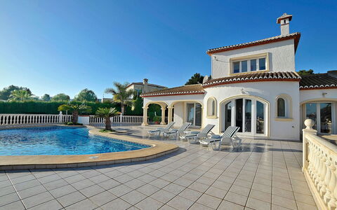 Arborcer: Property, Building, Estate, Home, House, Real Estate, Mansion, Villa, Swimming Pool, Architecture