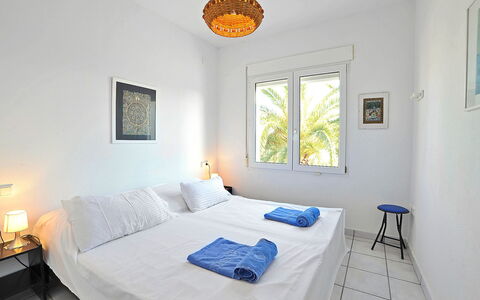 Arborcer: Bedroom, Bed, Room, Furniture, Property, Bed Sheet, Interior Design, Building, Floor, Bed Frame