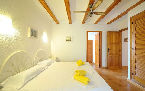 Reposo: Room, Bed, Bedroom, Furniture, Property, Interior Design, Ceiling, Bed Sheet, Building, Bed Frame