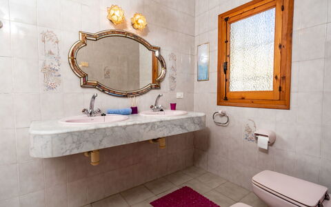 Amadorio: Bathroom, Room, Property, Tile, Interior Design, Wall, Floor, Bathroom Accessory, Sink, Tap