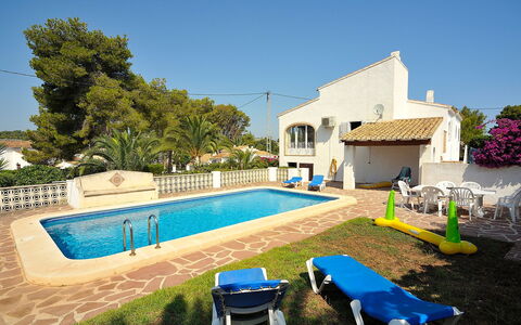 Toscal: Property, Swimming Pool, House, Building, Real Estate, Sunlounger, Villa, Vacation, Resort, Leisure