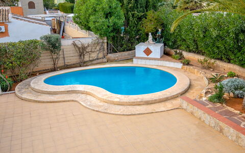 La Concha: Water, Plant, Property, Swimming Pool, Azure, Building, Tree, Urban Design, Leisure, Flooring