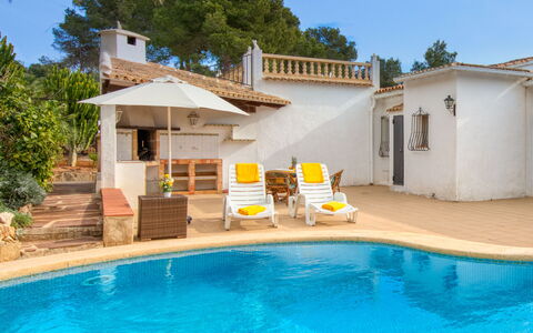 La Concha: Water, Property, Plant, Building, Sky, Swimming Pool, Azure, Tree, Shade, Seaside Resort