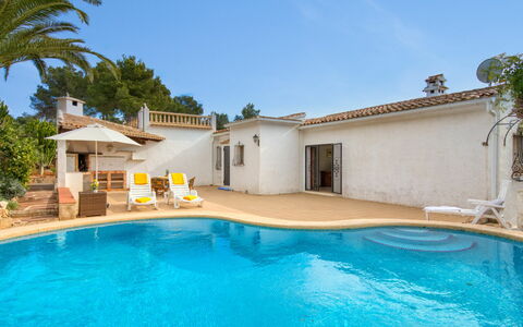 La Concha: Water, Sky, Property, Building, Plant, Swimming Pool, Blue, Tree, Shade, Leisure