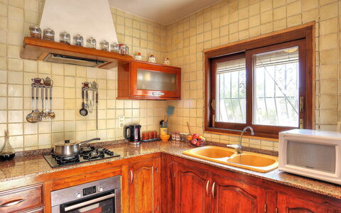 Lucie: Countertop, Property, Room, Furniture, Cabinetry, Kitchen, Building, Interior Design, Real Estate, House