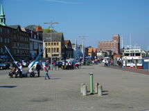 Haus in Zimmert mit Terrasse, Grill und Garten