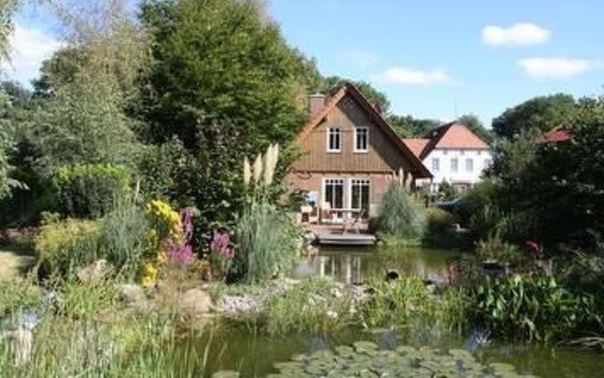 In Klein Meckelsen mit Garten