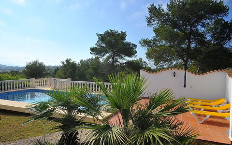 Balcon al Mar: Property, Vegetation, Sky, Real Estate, Tree, House, Botany, Palm Tree, Vacation, Plant