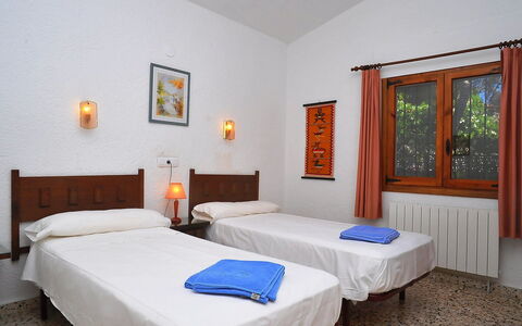 Balcon al Mar: Bedroom, Bed, Room, Furniture, Bed Sheet, Property, Bed Frame, Interior Design, Mattress, Building