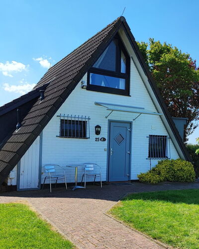 Nurdachhaus Klabautermann mit Terrasse und Garten