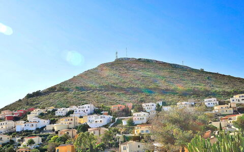 La Caissa: Hill, Sky, Mountainous Landforms, Mountain, Town, Urban Area, Tourism, Hill Station, City, Village