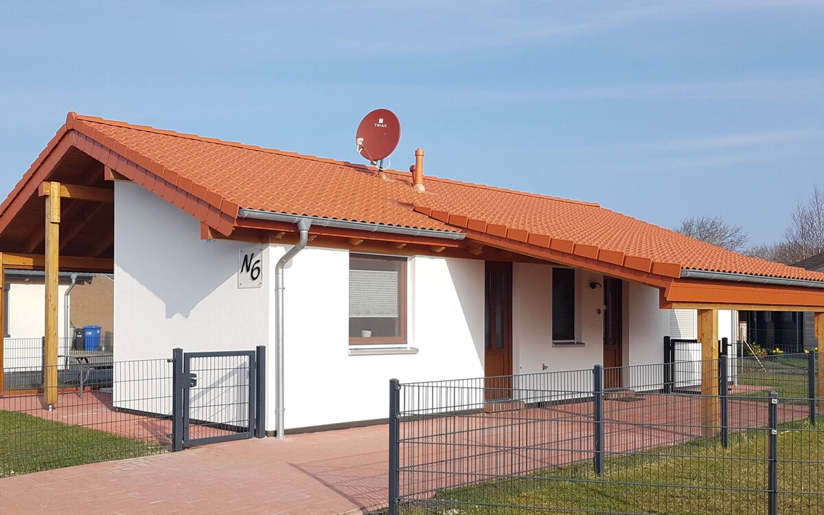 N6 Ferienhaus mit Garten in Eckwarderhörne