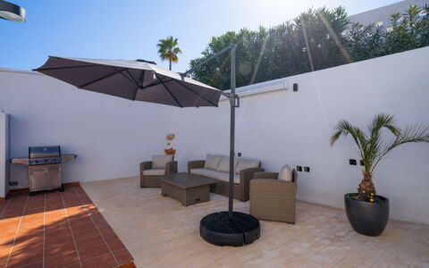La Lunella: Sky, Plant, Property, Flowerpot, Shade, Interior Design, Outdoor Furniture, Building, Flooring, Floor